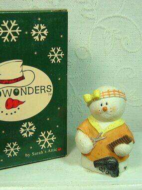 Sarah's Attic Snowonders snowman figurine-"Curly"-a beautician-2001-with box